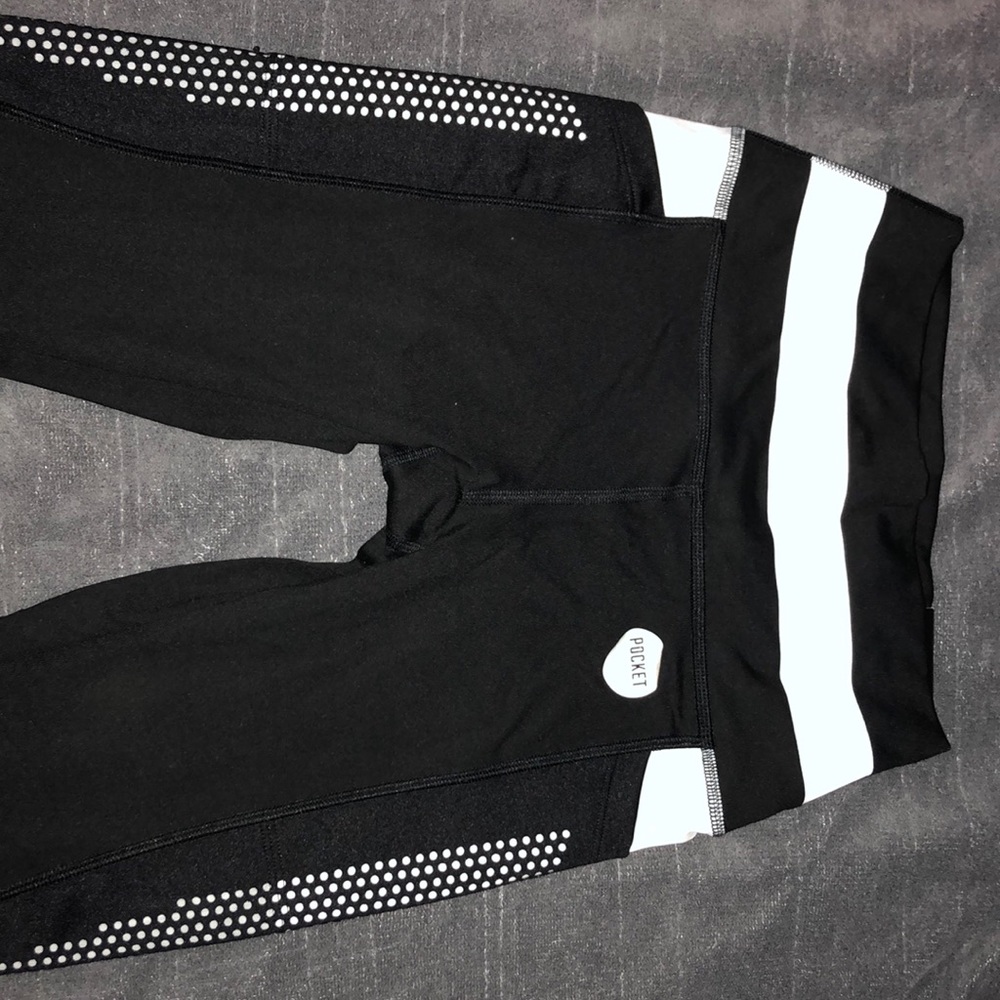 Victoria’s Secret leggings with pockets